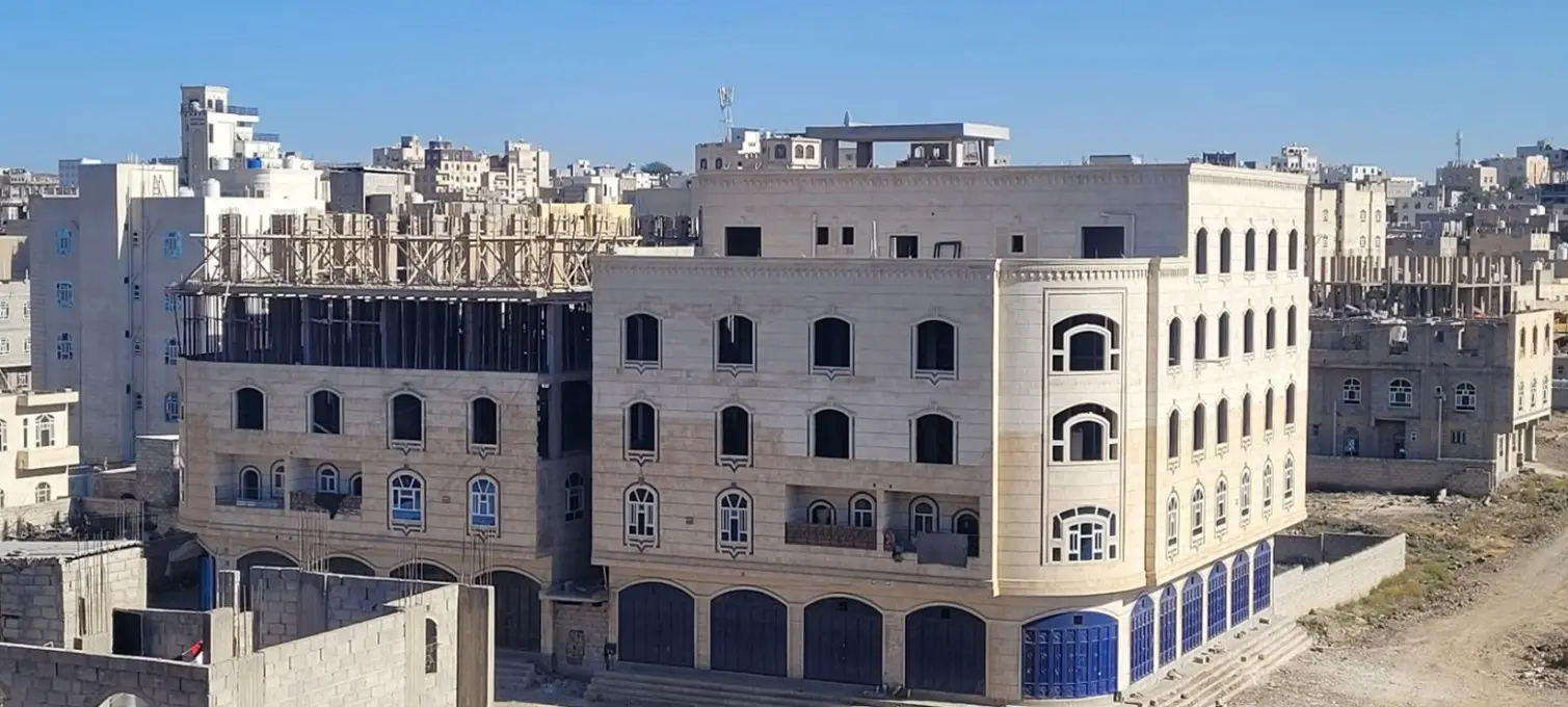صورة مشروع تنفيذ عمارة الشيخ عبدالله في شملان - صنعاء | تحدي الجسور البارزة والتصميم المعقد