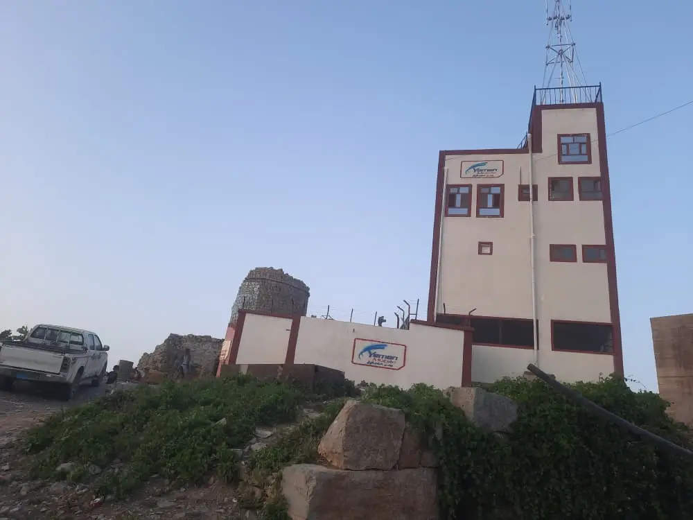 صورة مشروع إنشاء برج يمن موبايل (محطة ميدخة - حجة) | تحدي البناء في التضاريس الجبلية الوعرة